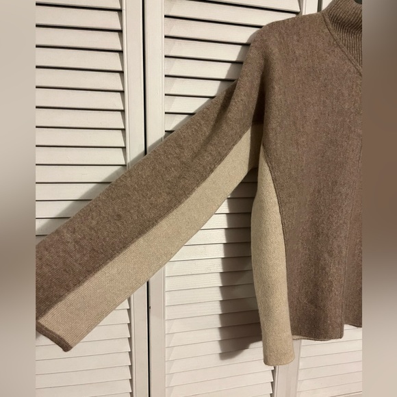 Club Monaco Cashmere Sweater - Picture 4 of 10